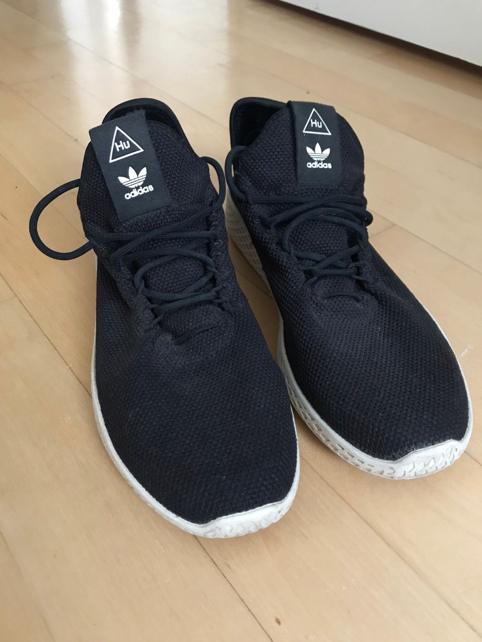 Adidas x Pharrell Williams kengät