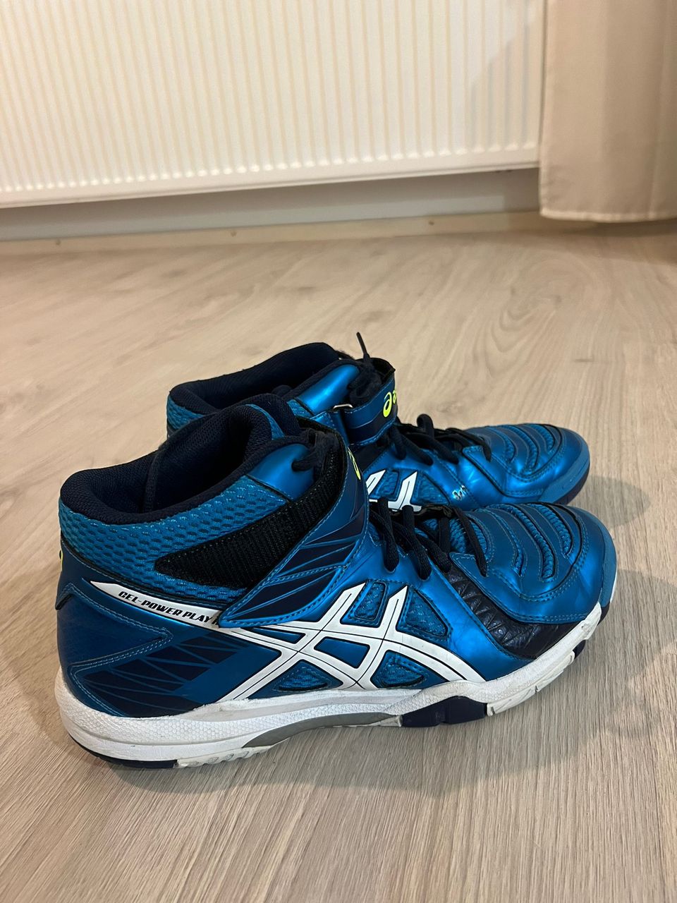 Asics sisäpelikengät