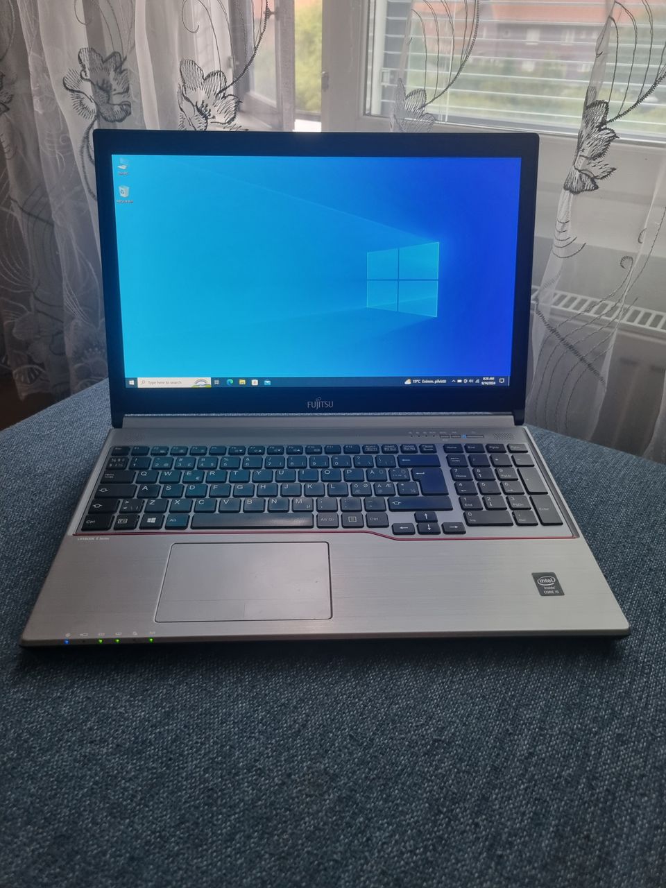 Fujitsu Siemens Lifebook E754  15,6" (i5/8Gb Ram/128Gb SSD/Hdmi)