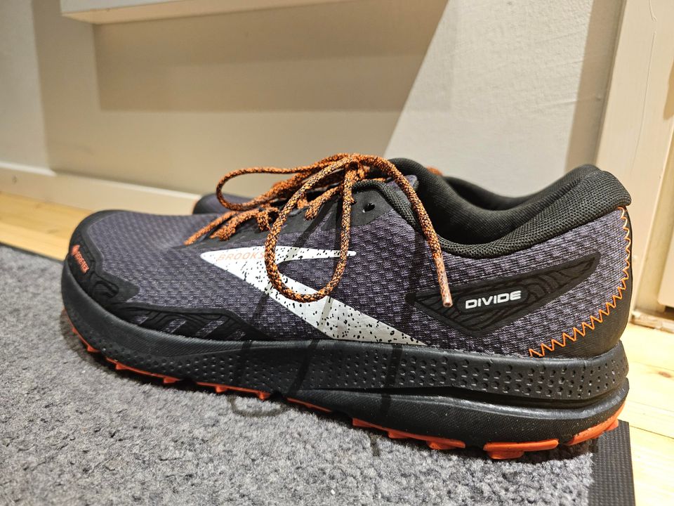 Brooks Divide 4 Goretex -maastojuoksukengät