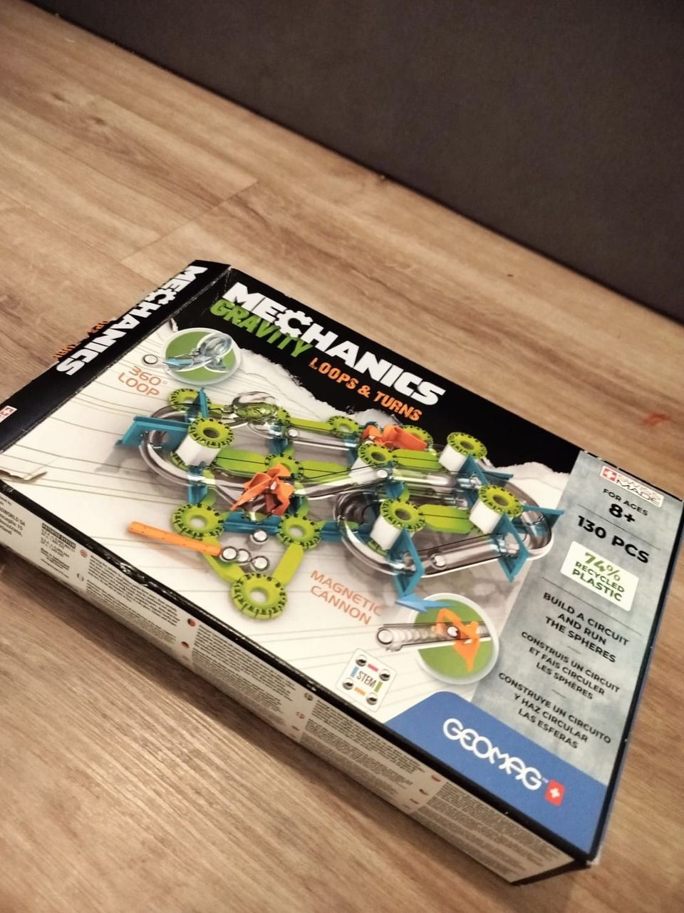 Geomag Mechanics Gravity Loops & Turns magnetic bricks 130 pieces