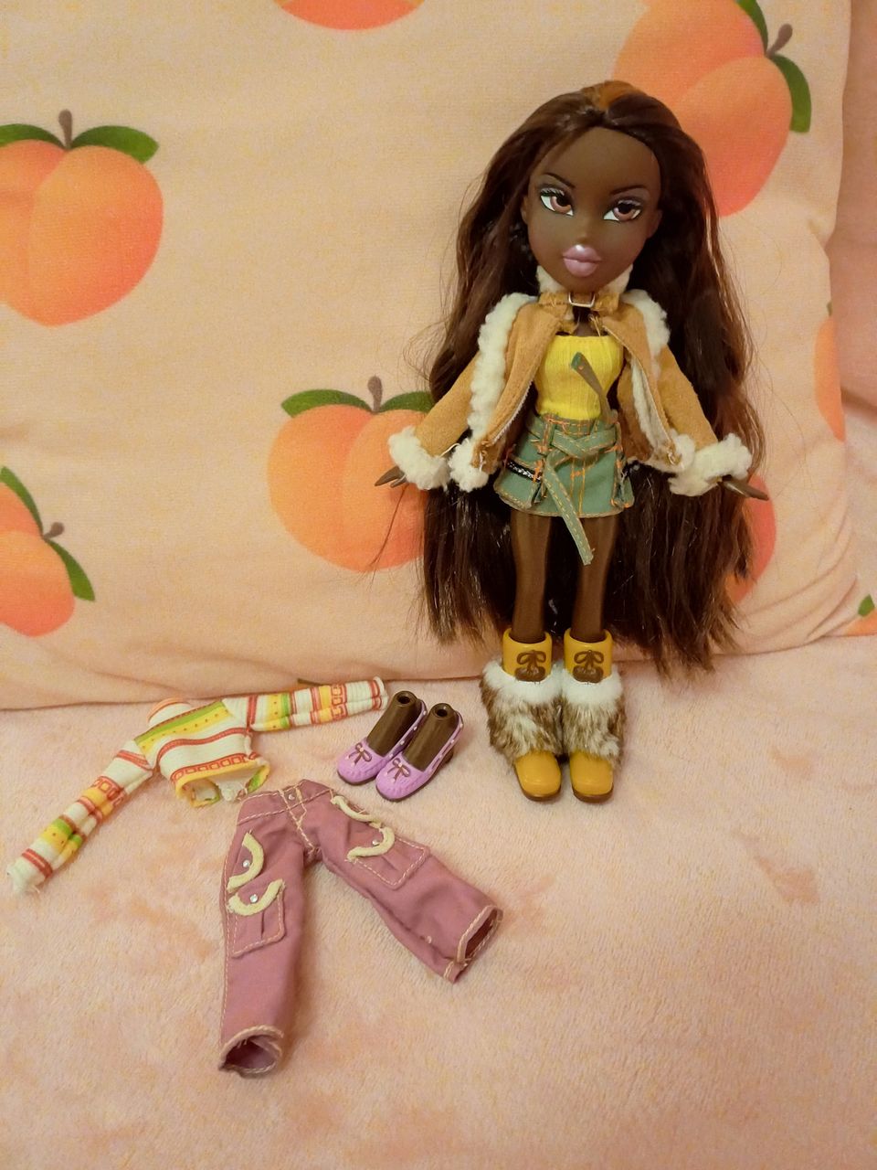 Bratz Series 3 Campfire Felicia Repro