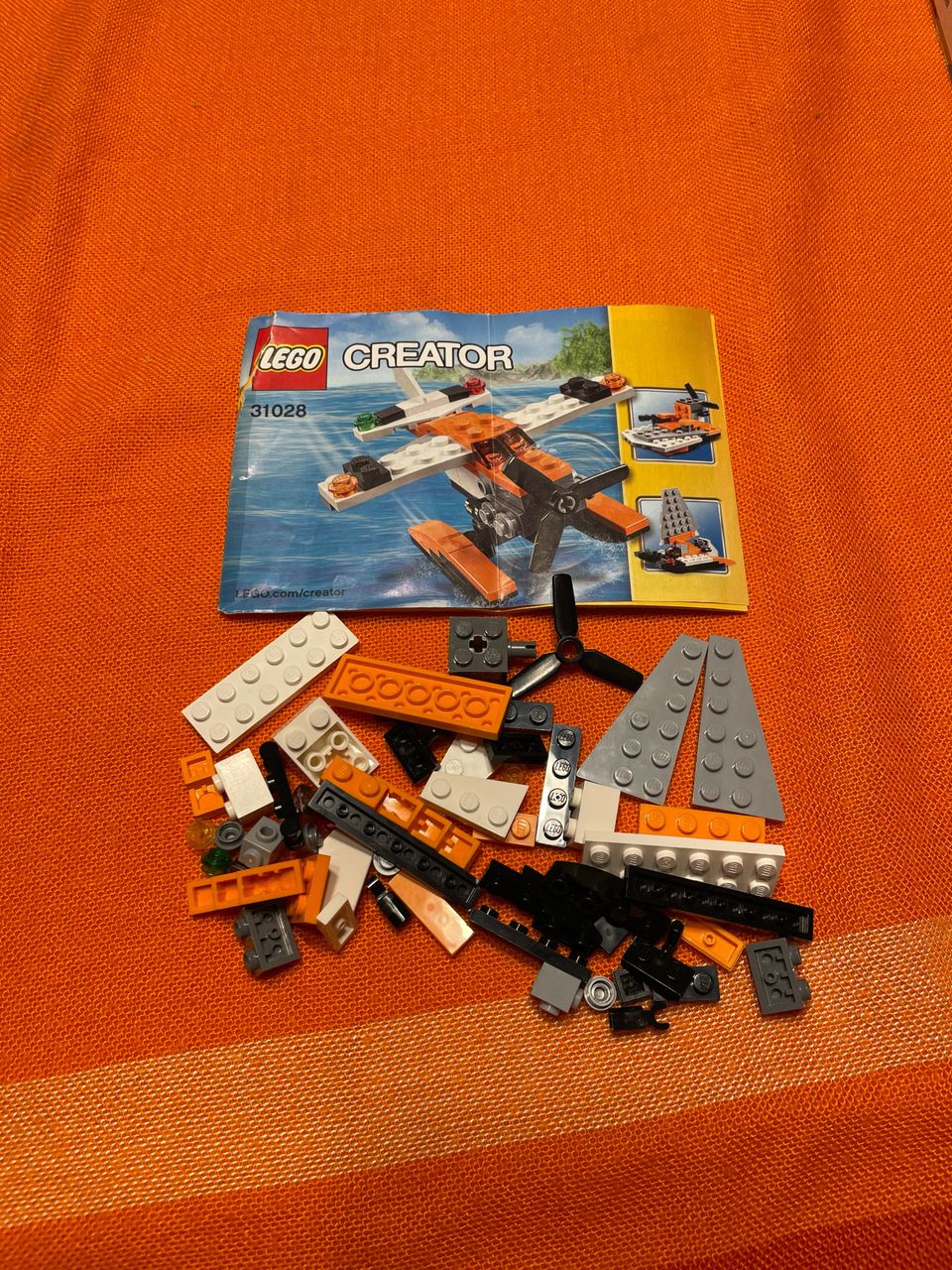 Lego creator 3 in 1 merilentokone