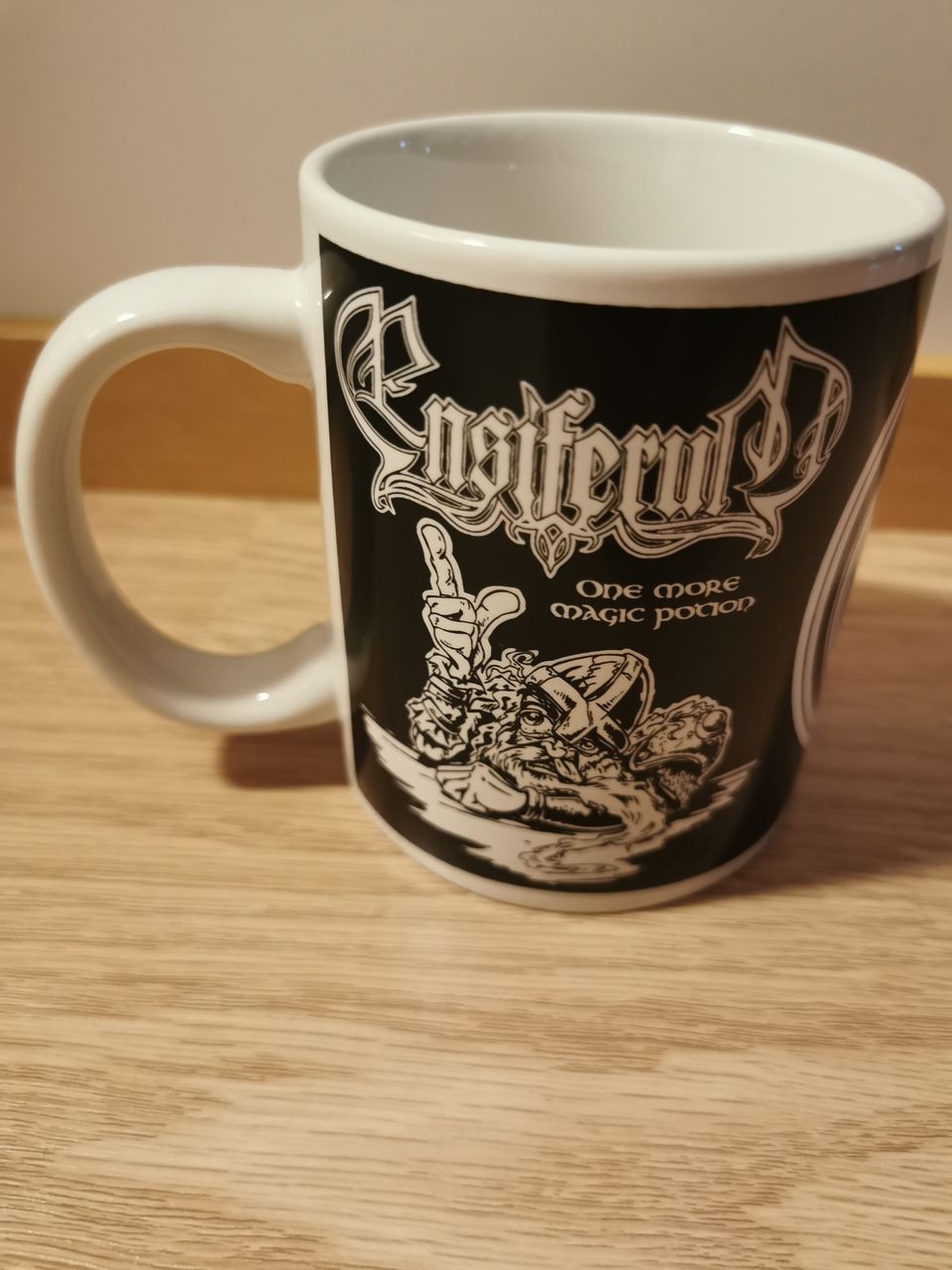 Uusi kahvikuppi Ensiferum