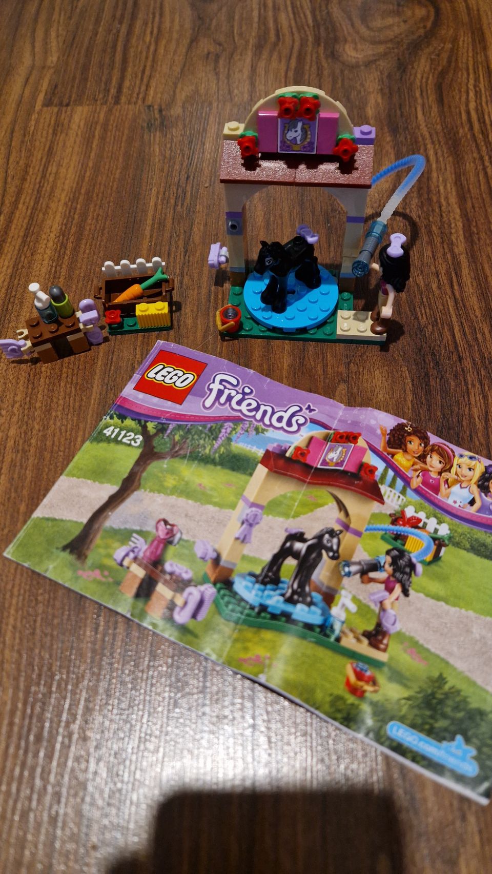 Lego friends varsan pesupaikka