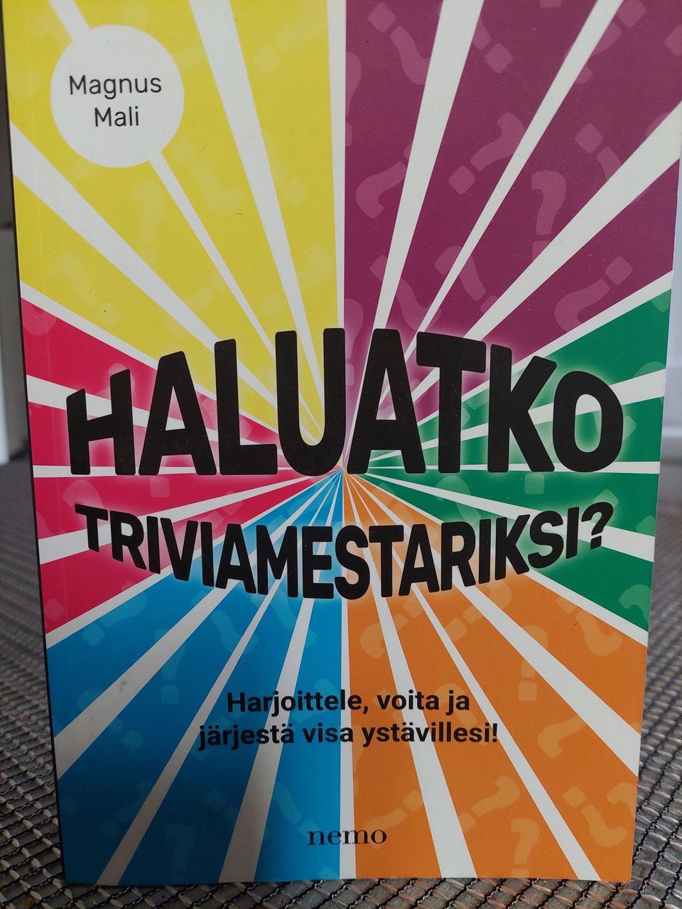 Haluatko Triviamestariksi -kirja