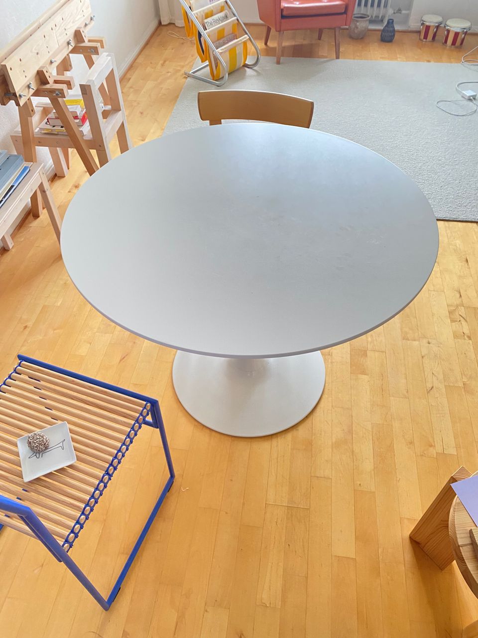 Round Dinning Table