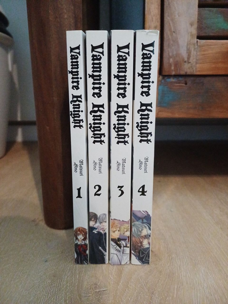 Vampire Knight manga 1-4