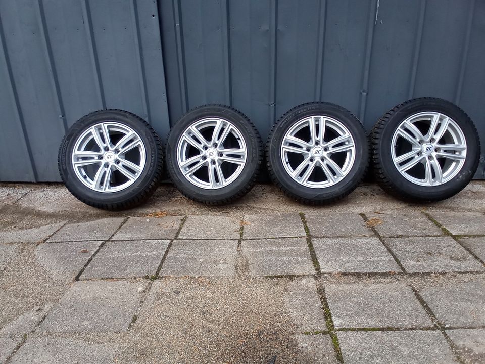 Nastarenkaat 205/55R16 alumiinivanteilla jako 5x112