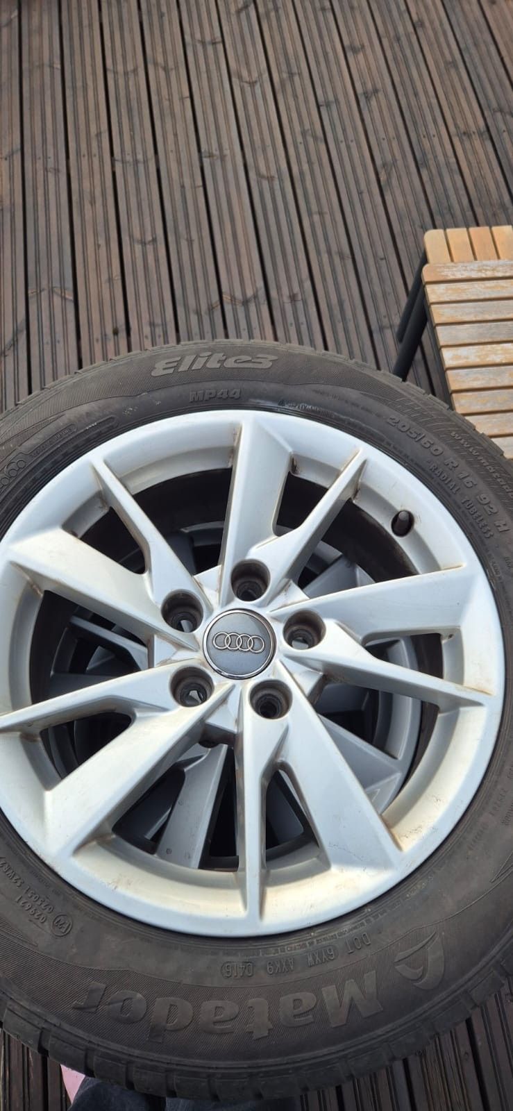 Audi OEM 16" vanteet + kesärenkaat