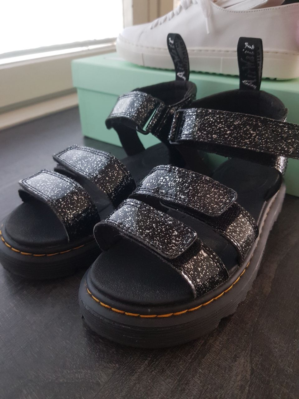 Dr. Martens glitteri spk