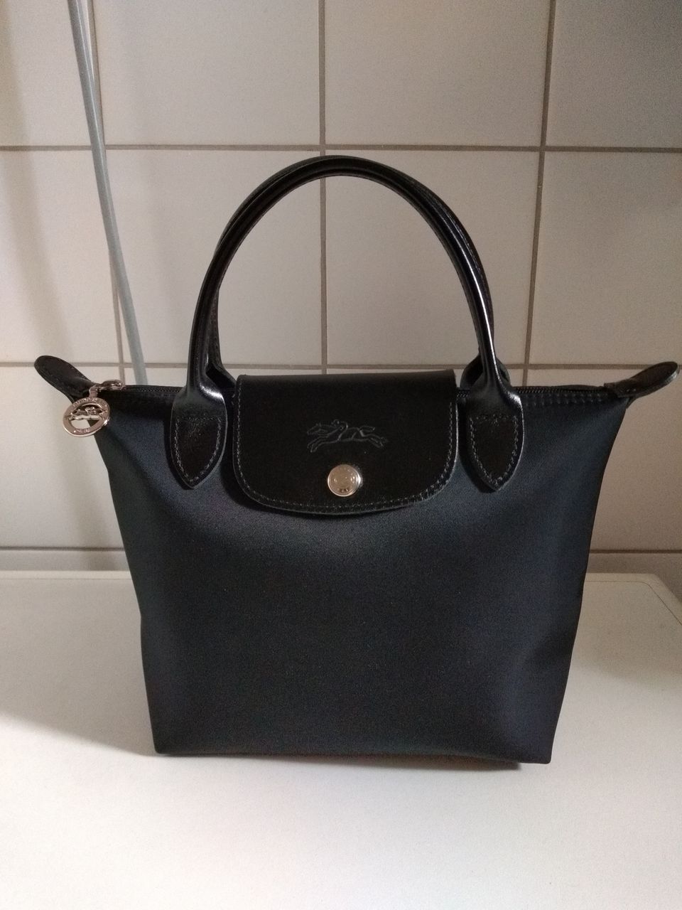 Musta Longchamp Modele Depose käsilaukku