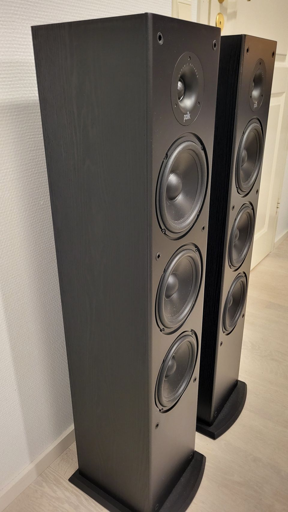 Polk T50 lattiakaiuttimet