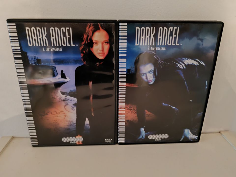 Dark Angel DVD kaudet 1 ja 2