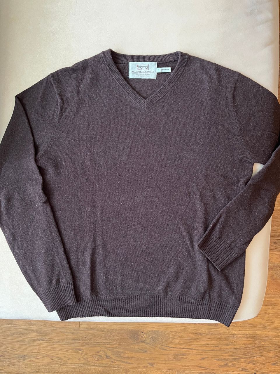 Lampaan villainen neule Aran Sweater Market