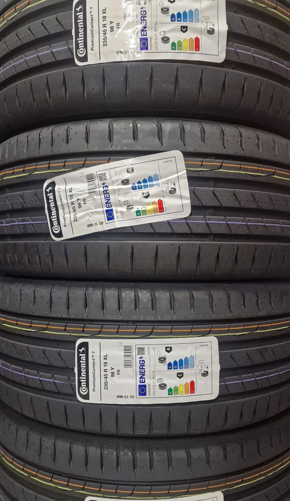 235/45R18 98Y XL Continental Premium Contact 7