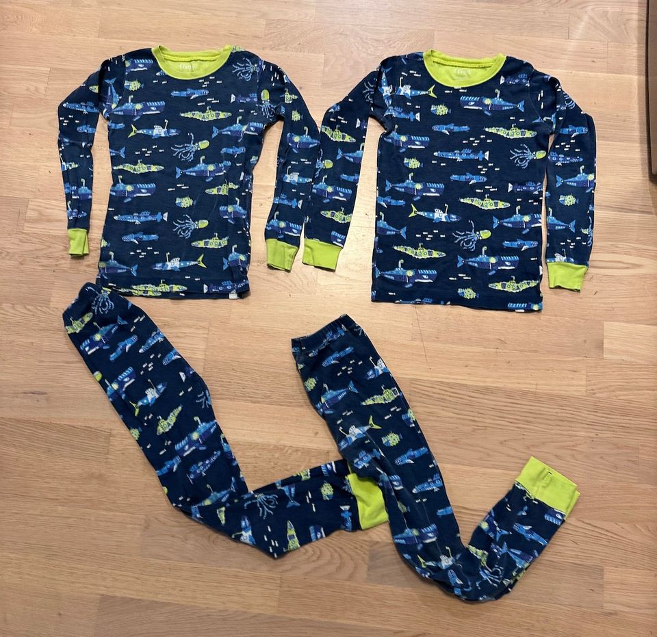 Hatley pyjama 122 cm (2 kpl settinä)