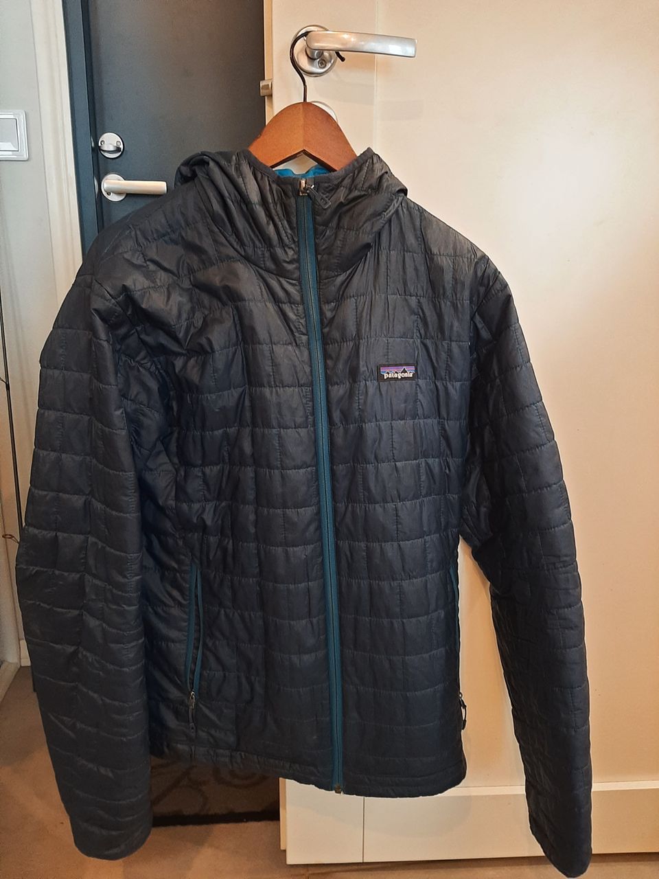 M:Patagonia nano puff hoody M