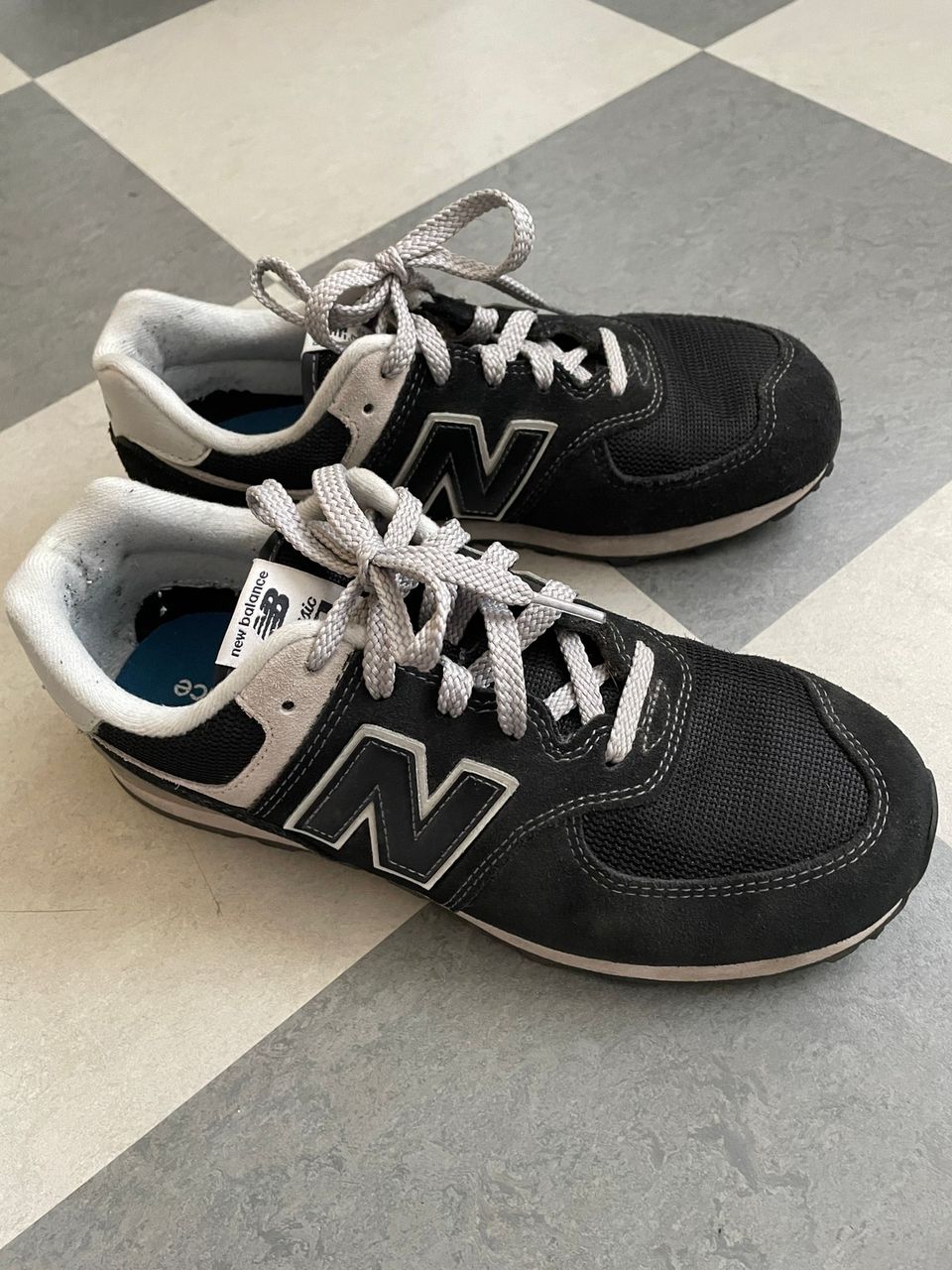 Uudenveroiset New Balance 574 tossut