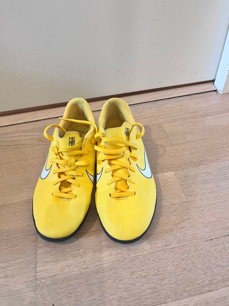 Nike futsal-kengät 37,5