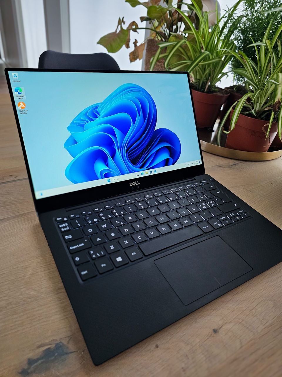 Dell XPS 9370 / i7-8550U, Windows 11 Pro