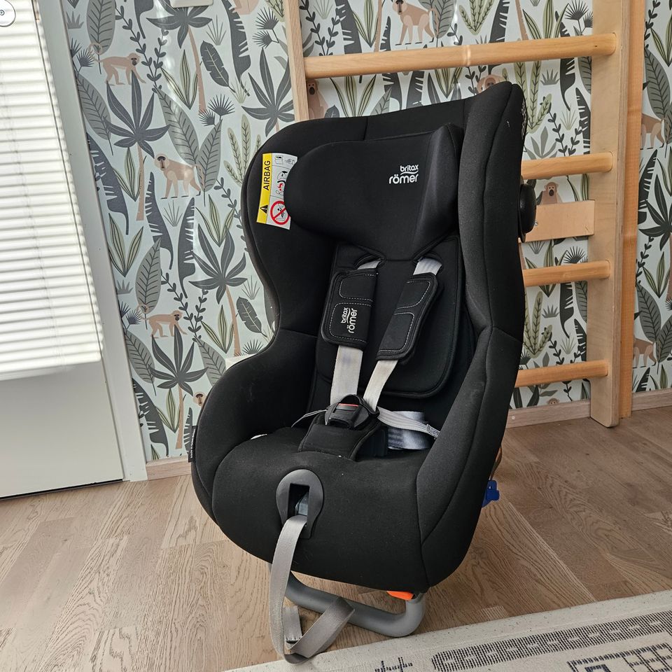 Britax max-way plus cosmic black