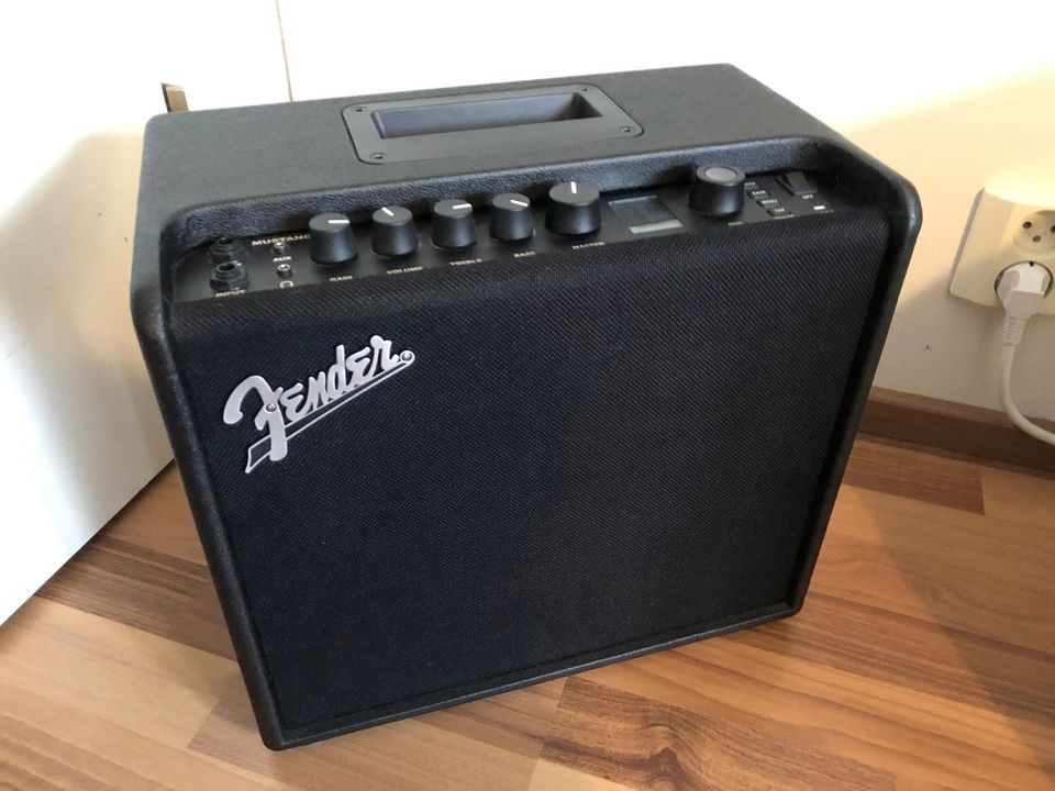 Fender Mustang LT25 kitaravahvistin 25W