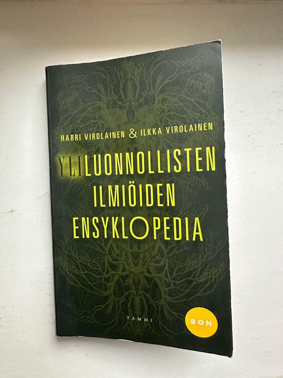 Yliluonnollisten ilmiöiden ensyklopedia -pokkari