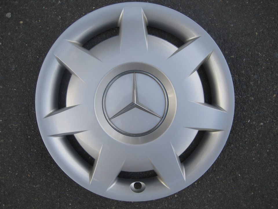 Mercedes Benz alkuperäiset pölykapselit 16" 4kpl