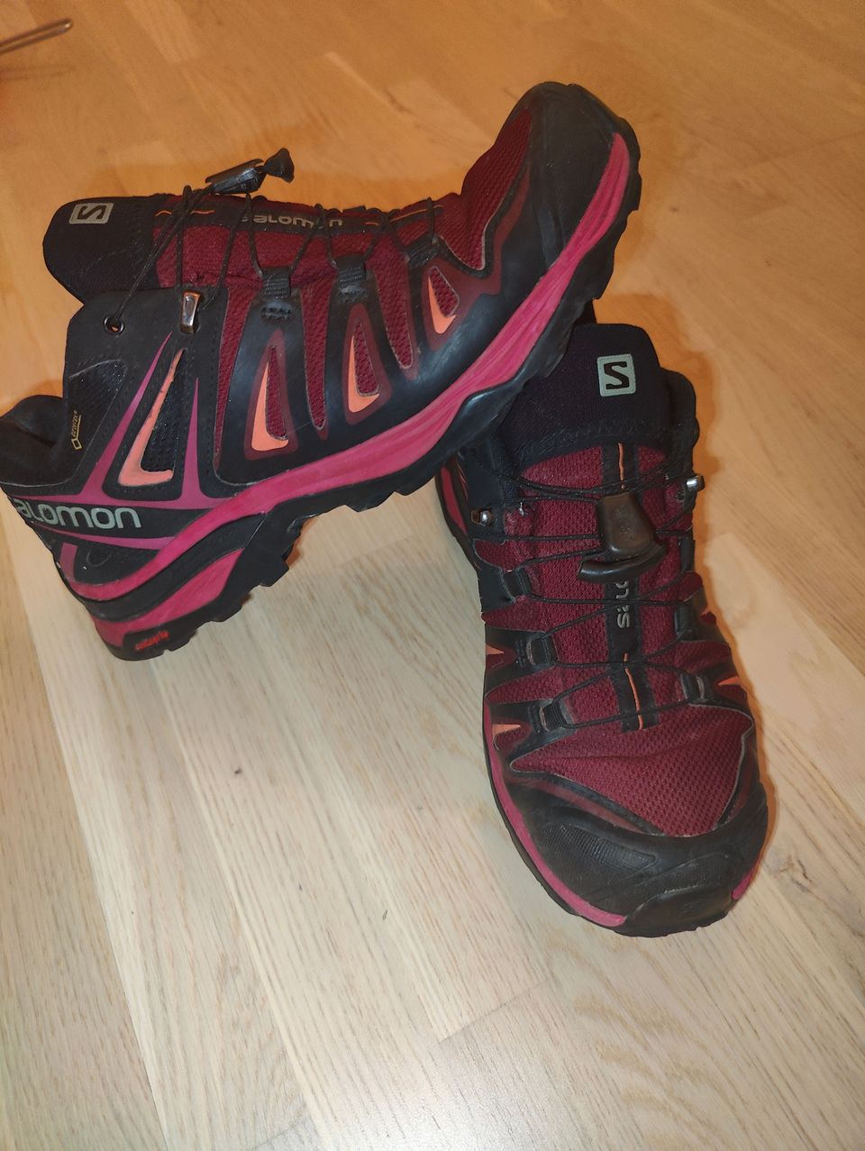 Salomon goretex välikausikengät 39