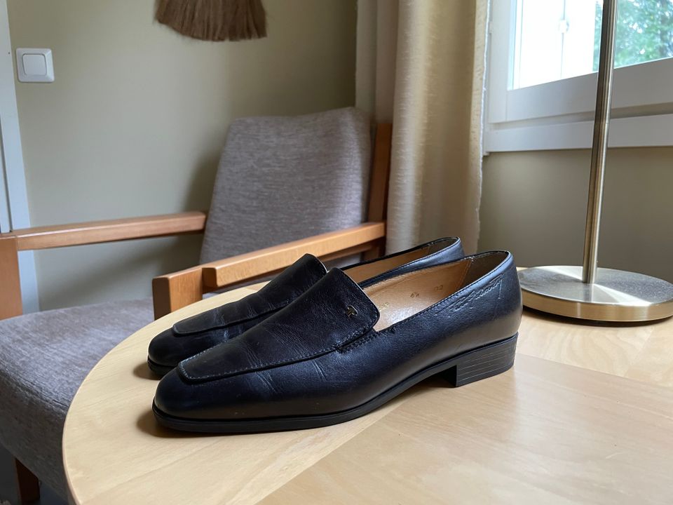 Pertti Palmroth loaferit