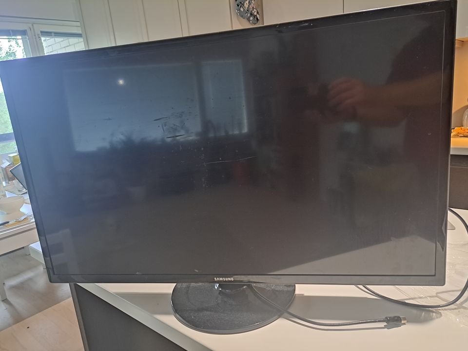 Samsung TV 28"