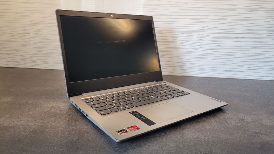 Lenovo IdeaPad 3 14"