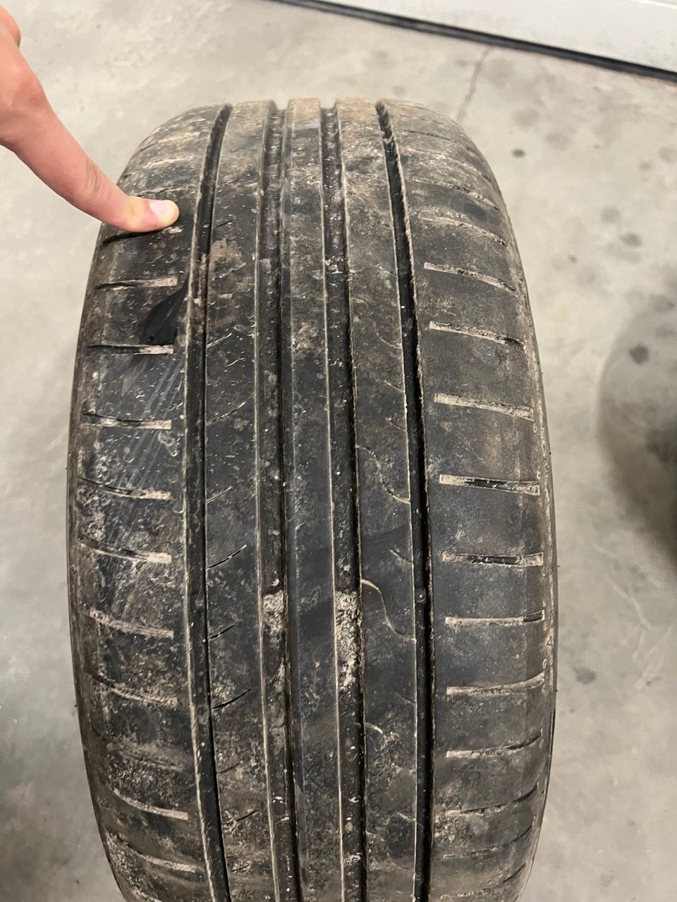 Autonrenkaat 205/55 R16 vanteineen