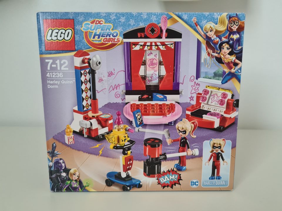 Avaamaton LEGO DC Super Hero Girls -pakkaus