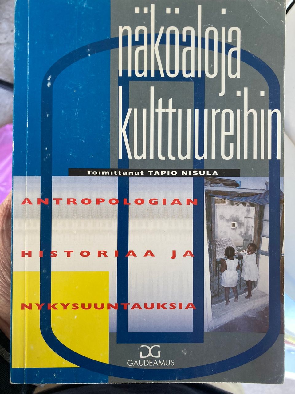 Nisula (toim.): Näkökulmia kulttuureihin