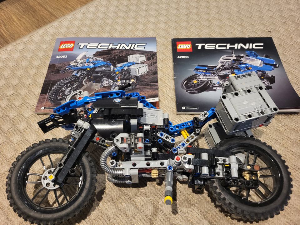 Lego Technic 42063 moottoripyörä/alus