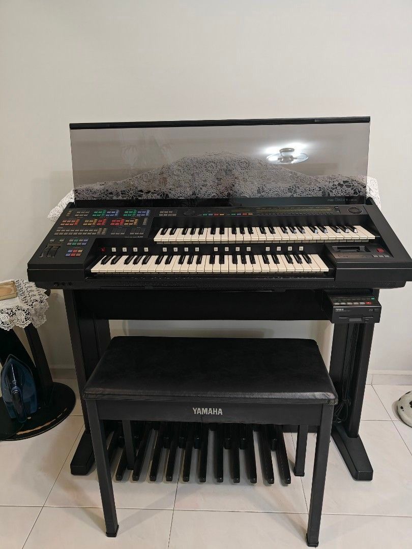 YAMAHA ELECTONE HS8 jalkiourut