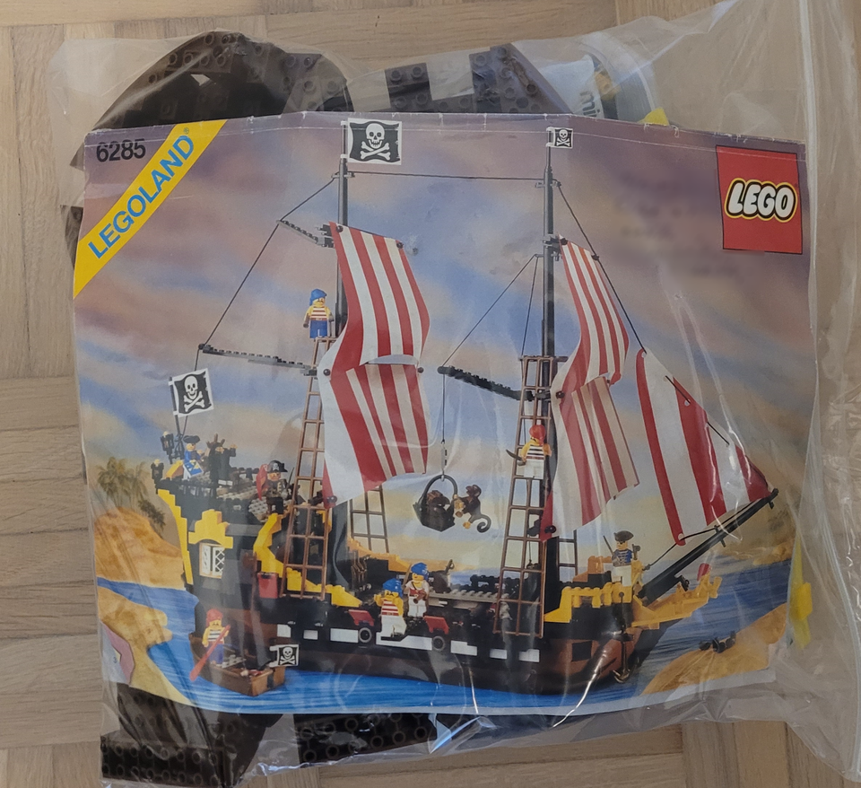 LEGO 6285 Black Seas Barracuda