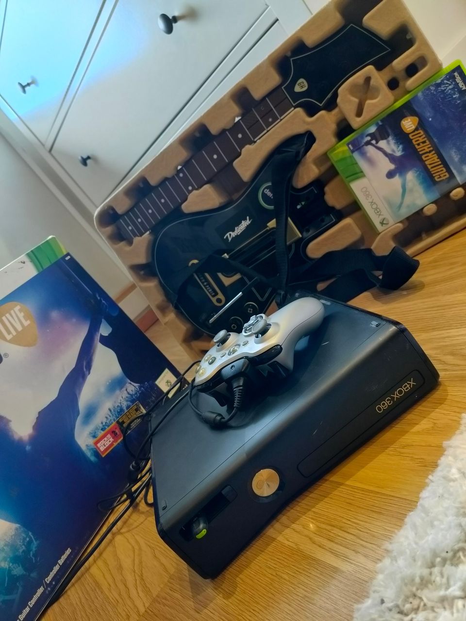 Myydään Xbox 360