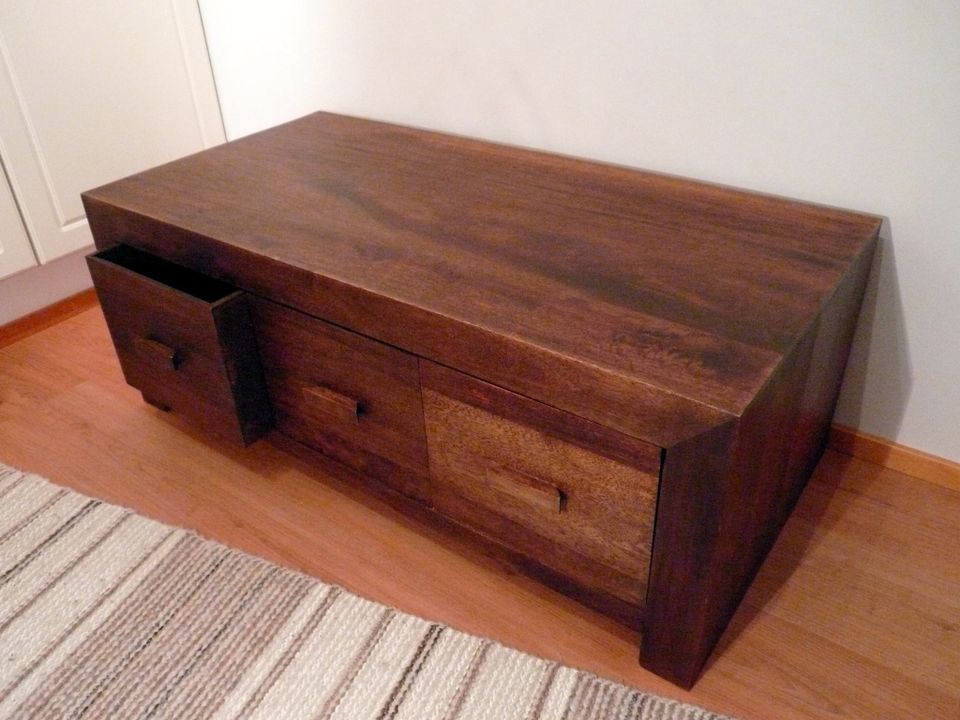 FOR SALE - COFFEE TABLE