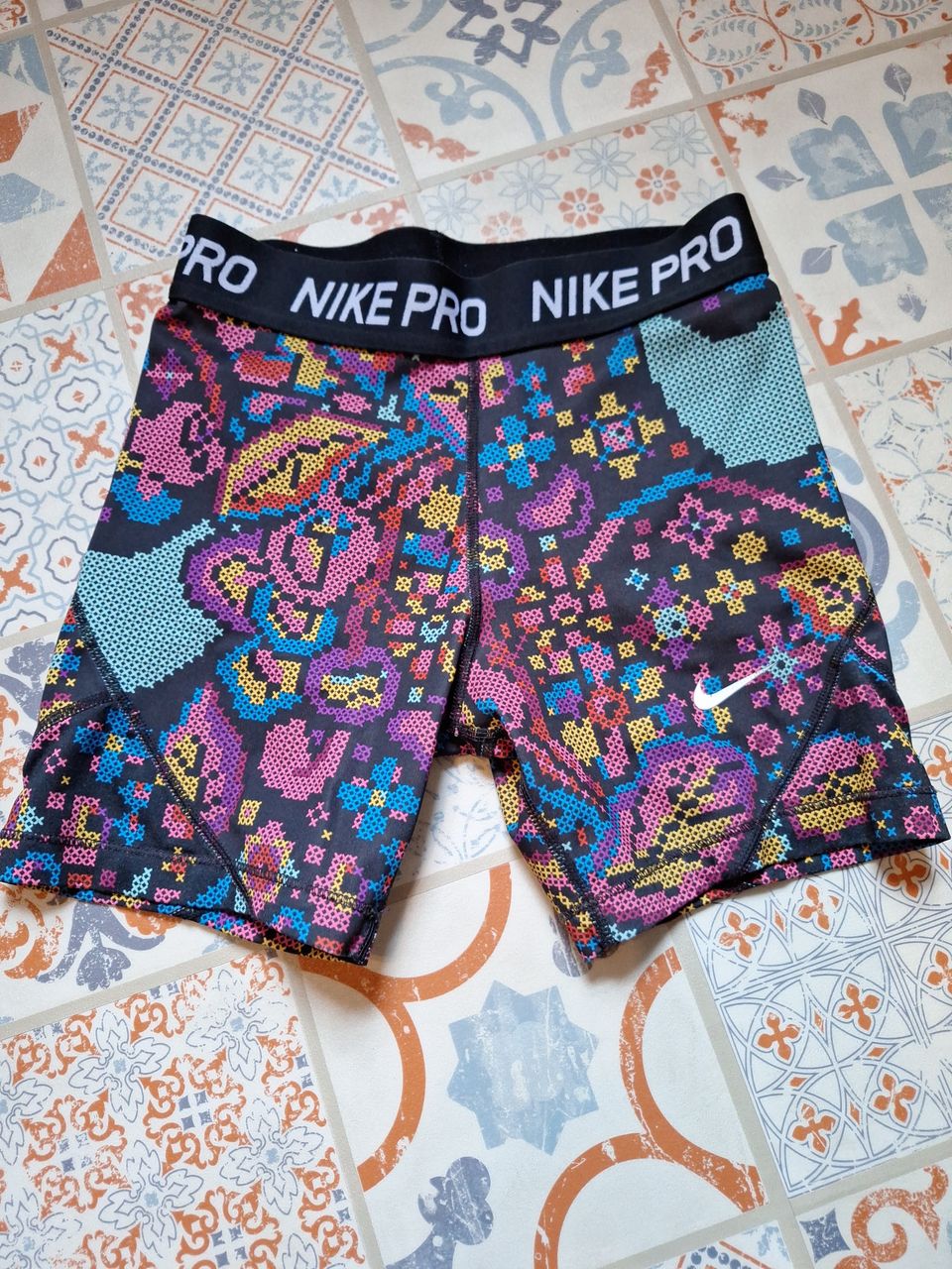 Nike pro 146-156 shortsit