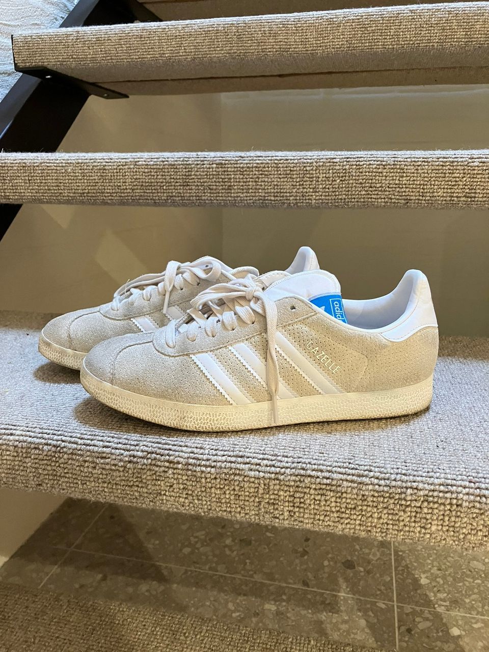 Adidas Gazelle valkoinen / ecru /kitti koko 39