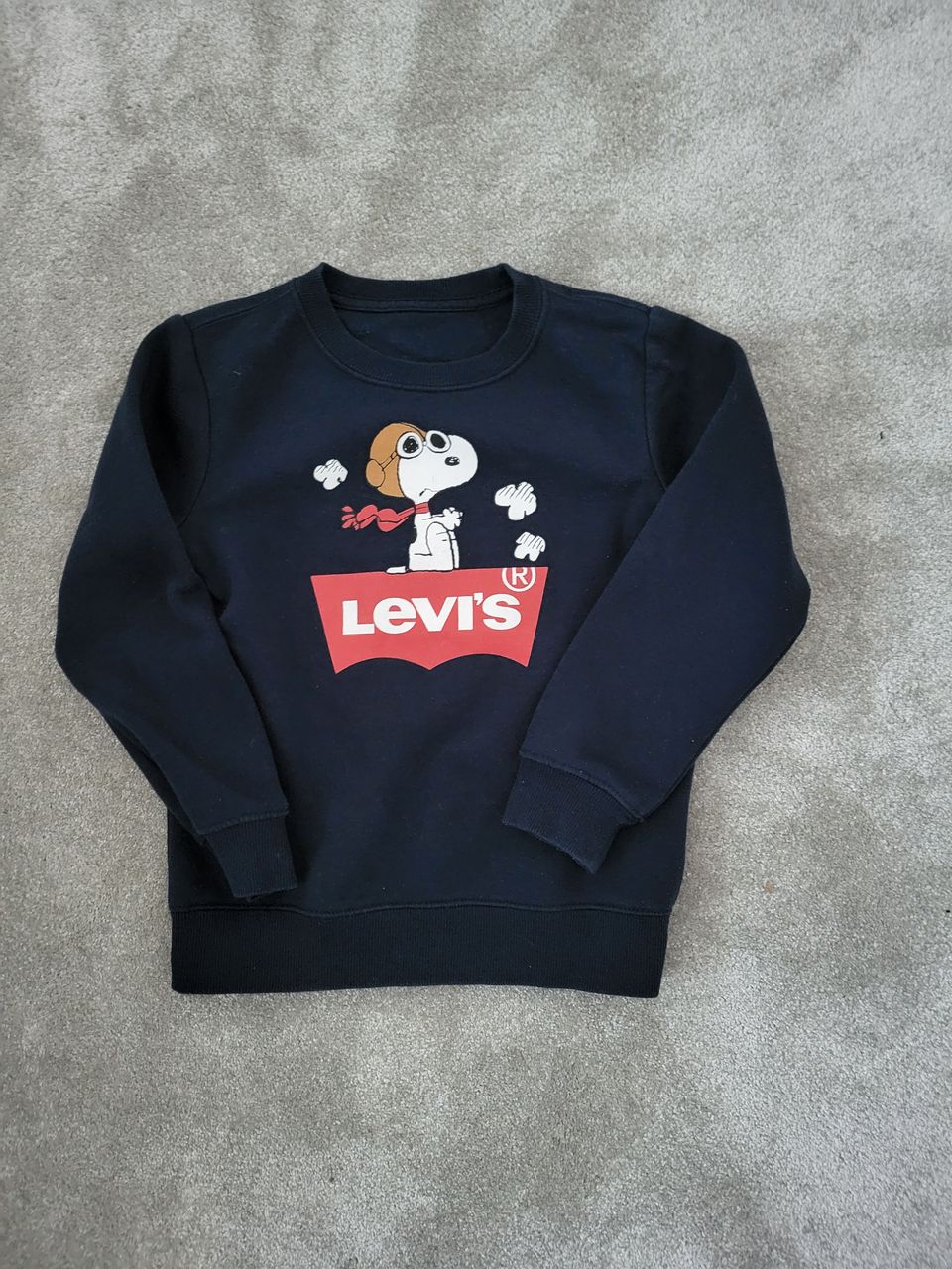 Levis collegepusero