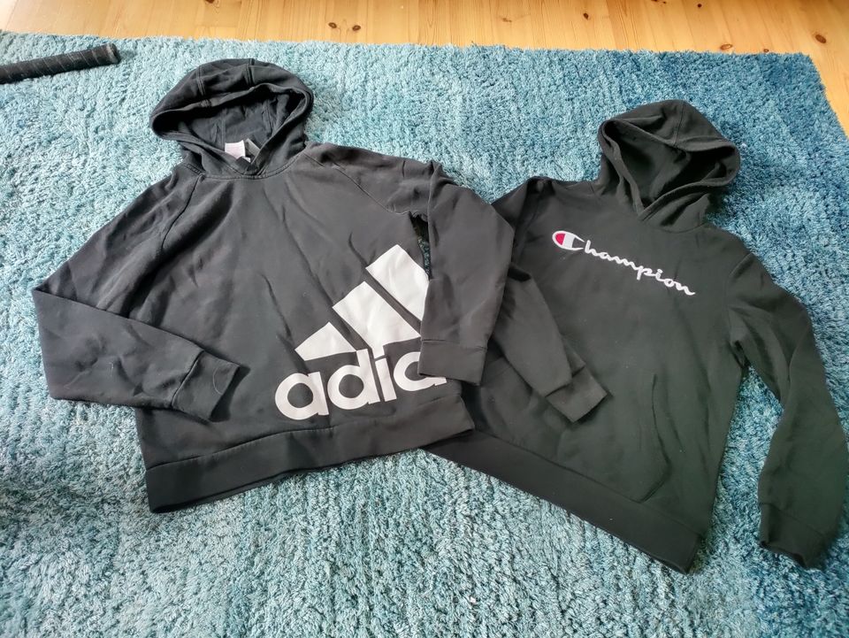 Adidas huppari