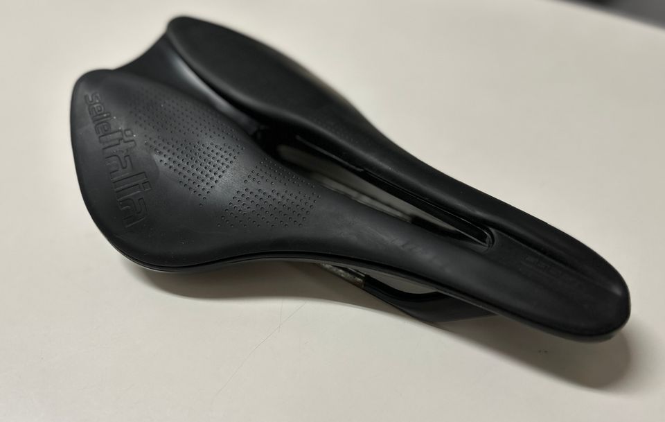 Selle Italia Novus Boost Evo Superflow satula