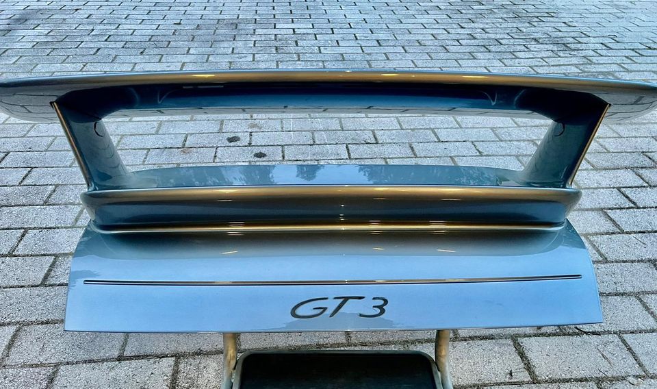 Porsche 911 GT3 wing