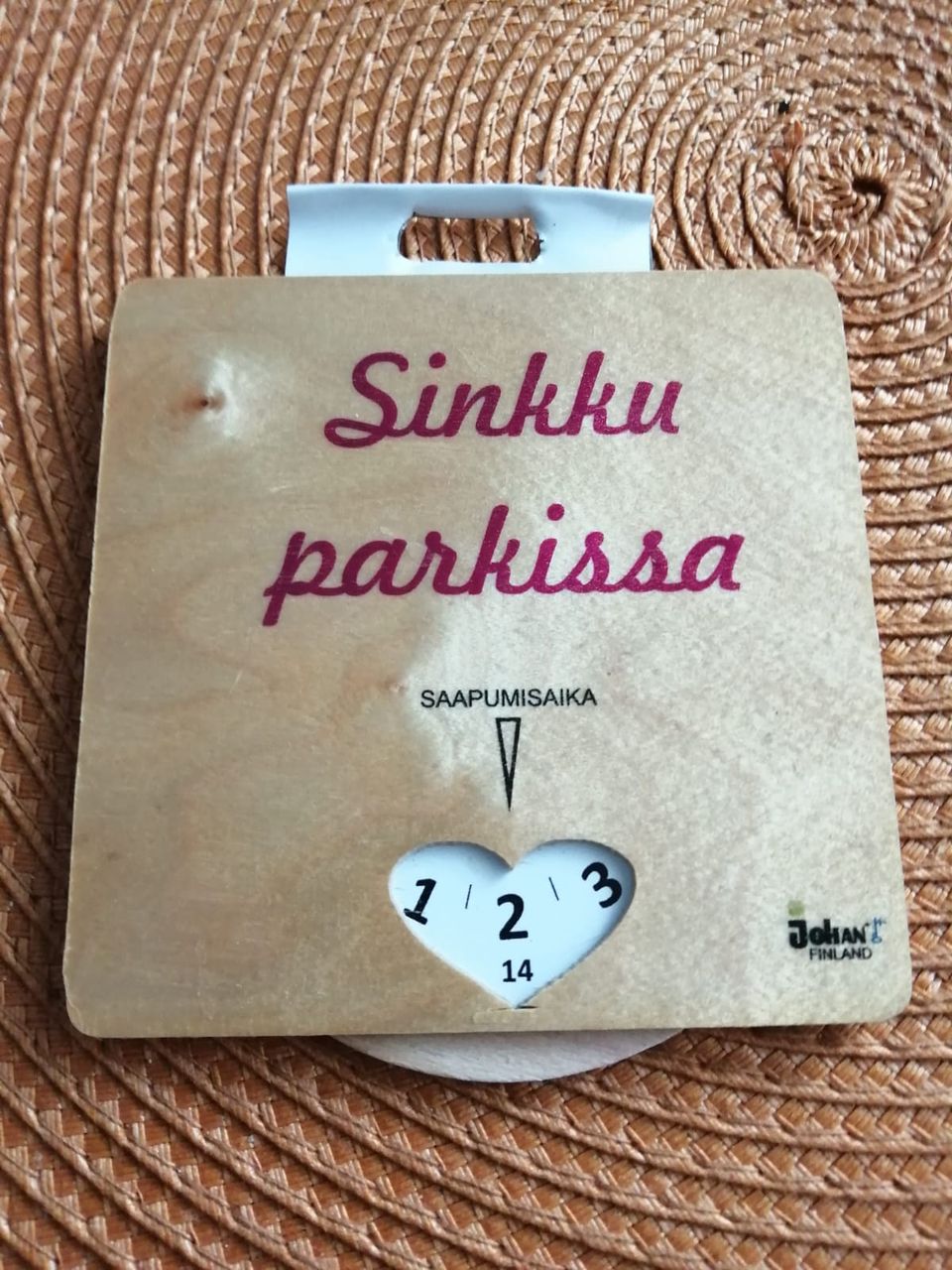 Parkkikiekko sinkku parkissa