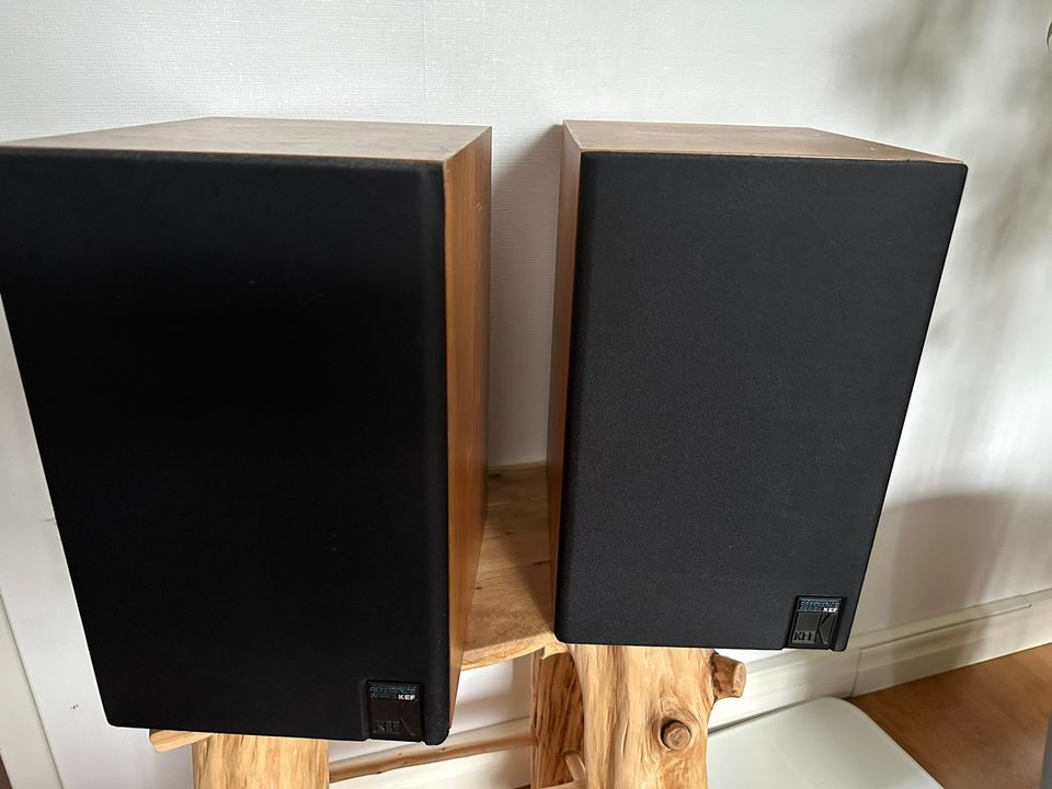 Kaiuttimet KEF 102