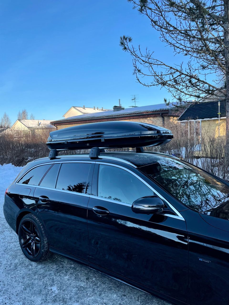 Thule Pacific 700 suksiboksi / kattolaatikko